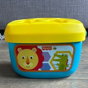 Fisher-Price Bright Yellow and Blue Animal Shape Sorter 10 Shapes